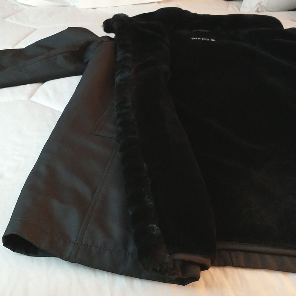 Novelti Winter Coat - WILL BE DONATED SOON! - Picture 7 of 10